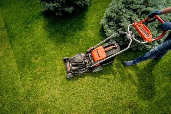 gardener-mowing-lawn-landscape-design-green-grass-background_179755-9066 (1) gardener-mowing-lawn-landscape-design-green-grass-background_179755-9066 (1)